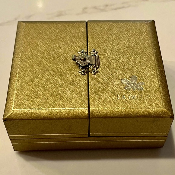 La Belle Collection 24k Gold Brooche - Picture 14 of 14